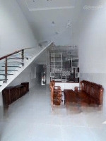 bán căn nhà mới gồm 1 trệt 1 lầu tại xã hoà long, dt: 100m2, giá bán: 2,65 tỷ
