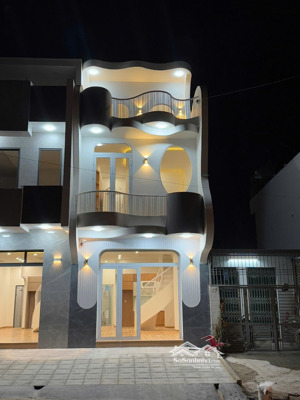 bán nhà đẹp gần biển nha trang gần bến du thuyền chỉ 4,7 tỷ