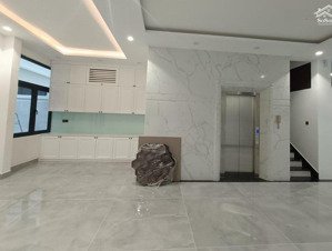 cho thuê văn phòng, sẵn bàn ghế, máy in tại vinhomes grand park. liên hệ 0828030977 thiện