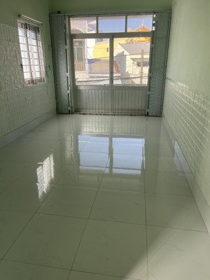 cho thuê nr tại nguyễn huệ, p1, sóc trăng, 5 triệu, 100m2
