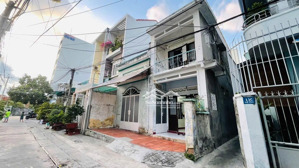 bán đất tặng nhà cũ ngay phố nguyễn thiện thuật nha trang tắm biển chỉ 3 phút mua về xây ở đầu tư