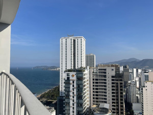 cần bán căn panorama xéo biển lh:0762.111.113