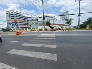 bán nhà đất 2.000m2 full thổ cư nguyễn cửu phú ngày bv phạm ngọc thạch