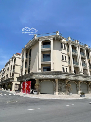 bán căn góc shophouse đường 33m đối diện 3 trường học và lotteria, dt: 134m2, mt 20m, 5 tầng