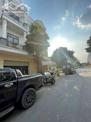 Chính chủ cho thuê nhà 1 trệt 2 lầu tại khu dân cư Kim Kim Trần, gần KCN Nam Tân Uyên.