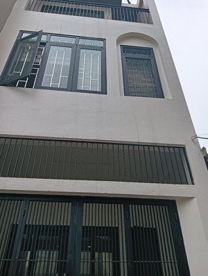 bán nhà dân xây phú diễn, 40m2 4 tầng, ô tô đỗ cửa, tiện ích xung, sầm uất, ra cổng là ra phố