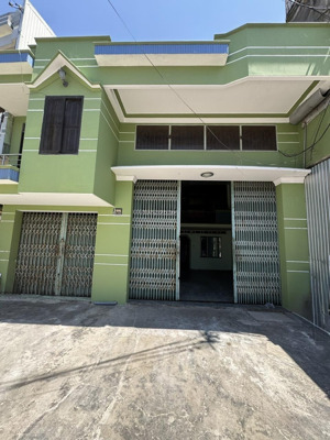 cho thuê nhà mặt phố hùng vương, 7,5 triệu, 100m2, 3pn, 2wc, p. nhơn phú, bình định