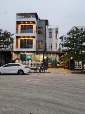 chính chủ cần bán bt 180m2, phú cát city, giá 10.5 tỷ. có sổ đỏ, vị trí đẹp. liên hệ: 0964588966