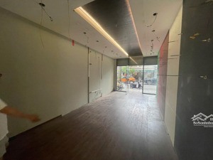 cho thuê nhà mặt phố hàng chuối, gần vincom bà triệu 50m² x 2 tầng, mt 5m, thông sàn, riêng biệt