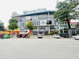 chính chủ cần cho thuê sàn văn phòng từ tầng 3 - 5, diện tích mỗi tầng 1900m2, lh0934588056