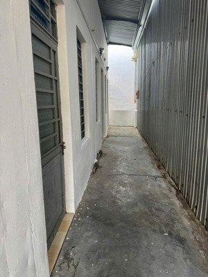 dãy trọ mới mtđ 7.5m số 28 phạm viết chánh, dt 20m2, gần bv gia đình 2, kcn hoà cầm....