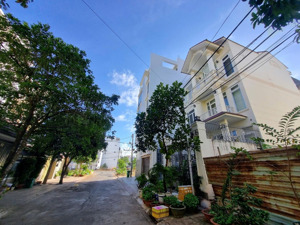 bán đất khu biệt thự kiến tạo - đường nguyễn hữu tiến - p8 bãi sau vũng tàu s=160m2=8x20m - 20 tỷ