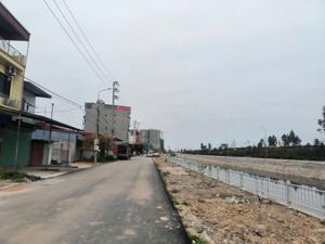 chính chủ có việc gấp cần bán lô mặt đường gom ninh khánh, giá chốt ngay 4,9x tỷ, kinh doanh ngay