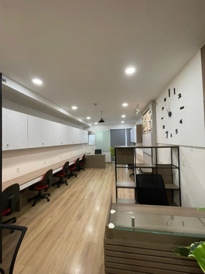 văn phòng office q10(vừa làm văn phòng vừa ở lại được - 30 - 35 - 45 - 70 - 200m2 từ 10 - 23tr/th