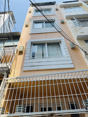 khách đang cần bán nhà thiết kế căn hộ cho thuê khu phố tây, hẽm nguyễn thiện thuật gần biển