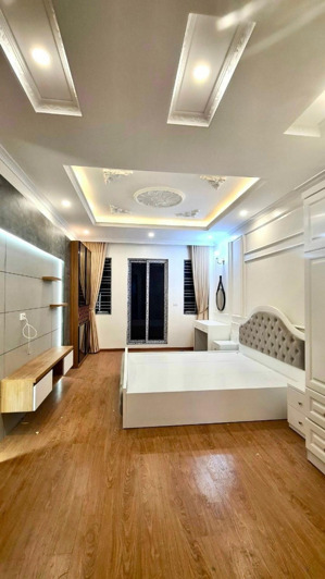 bán nhà phú diễn 5 tầng, oto đỗ cổng, tiện ích zung quanh koong thiếu thứ gì.gần chợ view hồ