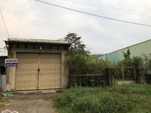 nhà cho thuê mặt tiền đường hoàng quốc việt có vườn to