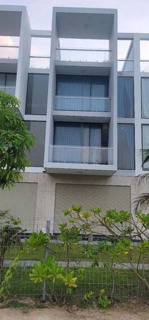 chính chủ cần bán nhà phố thương mại rosa alba, 1 trệt 3 lầu mt lê duẩn, 100% nội thất cao cấp, shr