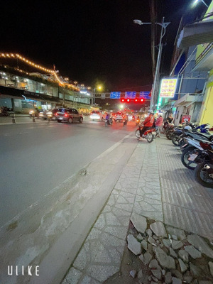 cho thuê nhà lầu mặt bằng kinh doanh đường trần hoàng na dt đất 10 x 38 có 2 p ngủ riêng giá rẻ