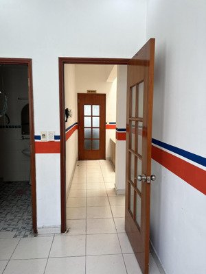 cho thuê mặt bằng làm văn phòng công ty diện tích sàn 300m giá 30tr/th hoặc cho thuê từng tầng 15tr