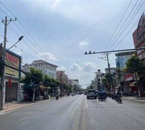 cần ra nhà xịn ngộp ngân hàng 195m2 full thổ mặt tiền