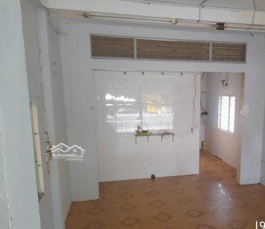 bán nhà ngộp bank gần miếu bà chúa xứ
