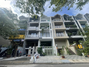 cho thuê nhà phố giá tốt kdc himlam quận 7 dt: 5x20m nt cơ bản, kề kv giá: 43tr lh: 0908935765