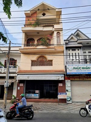 cho thuê nguyên căn mặt tiền đường hải thượng, tiện mở ngân hàng, nhà thuốc, cửa hàng tiện lợi