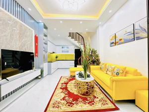 5 tỷ 8 sở hữu nhà 45m2 tam trinh ! ngõ 3 gác , 5 tầng full công năng , gần chợ , khu dân sầm uất