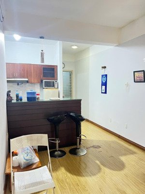 cần bán căn chung cư tân phú, có sổ, có thang máy