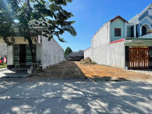 cần tiền bán gấp lô mặt tiền thầy cai (bến tre), 100m2 giá: thỏa thuận bao sang tên / 0374673478