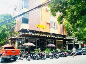 cho thuê làm văn phòng tầng 2,3,4 căn góc 2 mặt tiền đường lô 22 lê hồng phong.
