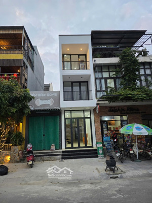 cho thuê nhà mặt tiền 3m mới xây, đường nguyễn du, đối diện công viên nhật lệ