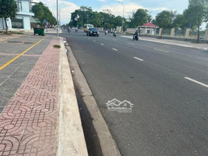 chủ ngộp oxy bán gấp 2 căn nhà liền kề đường trần quang diệu phường long toàn bà rịa 309m2/6tỷ8