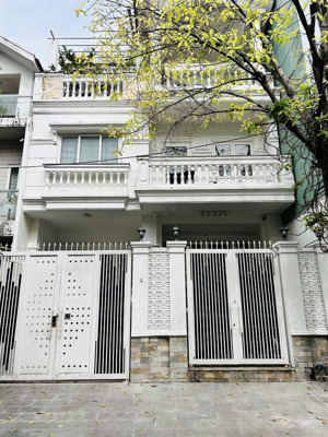 nhà đường hoàng diệu 8x20m trệt 2 lầu cho thuê