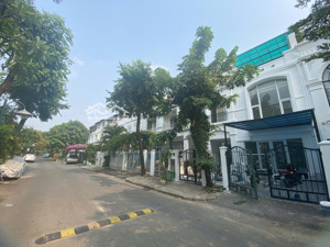 bán liên kế hưng thái, phú mỹ hưng, 7x18m, rẻ nhất khu 29.5 tỷ tel:0938602838 nhân (xem 24/7)