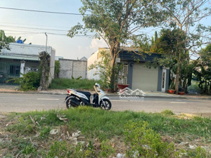 cần bán đất ở t.p bến tre cách chợ phú hưng 500m / dt: 100m2 thổ cư toàn bộ, shr giá 535 triệu.
