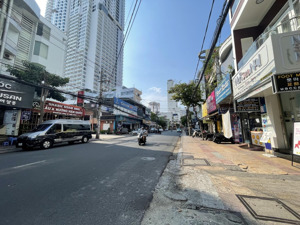 siêu vị trí phố tây nguyễn thiện thuật nhà hẻm ô tô , 5 tầng 166,3m2,gần biển kinh doanh cực tốt!