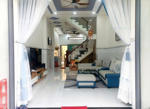 giảm sâu chỉ còn 3tỷ250 sở hữu ngay nhà hxh hồ thị kỷ, p1, quận 10, sổ sạch, đang hđ thuê 16,5tr/th