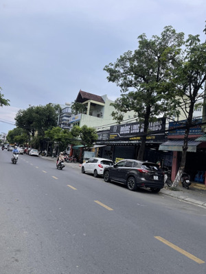 bán đất tặng nhà cấp 4 mt nguyễn hũu thọ gần bv vinmec