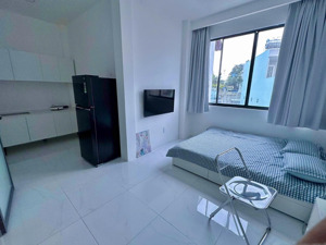 phòng full nội thất chỉ tính điện - còn lại miễn phí | thang máy - hầm xe