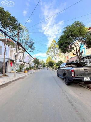 Cho thuê nhà 1 trệt 2 lầu khu dân cư hồng phát