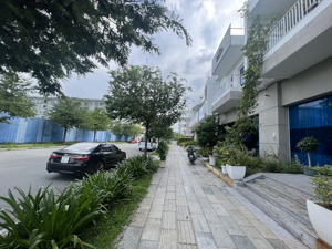 văn phòng khu lakeview thủ thiêm cho thuê 35tr/tháng cho 125m2 sử dụng, tầng trệt