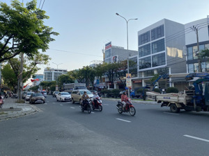 bán cặp đất đường nguyễn hữu thọ (ngay bv vinmec), 250m2 (10x25), giá: 33 tỷ tl, vị trí siêu đẹp