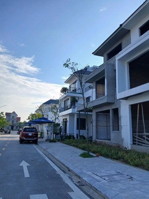 chính chủ bán liền kề 180m2 mặt đường 30m dự án cửa lò beach villa giá 40tr/m2