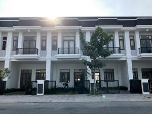 Nhà phố 2 tầng DA The Sol City, giá 2 tỷ850 triệu , sau chợ Hưng Long, Bình Chánh