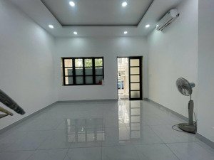 cho thuê mặt bằng văn phòng cityland park hills, 14 triệu, 100m2, có hầm xe