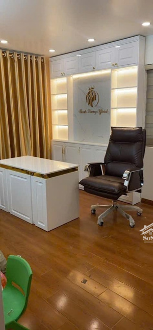 căn góc, tầng đẹp, có lost ô tô, 3 ngủ, tặng nội thất hịn, toà mới, có sổ, sát công viên, giá tốt