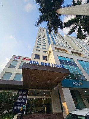 cho thuê vp có sẵn nội thất tại tháp văn phòng hòa bình 106 hoàng quốc việt. lh 0969686820