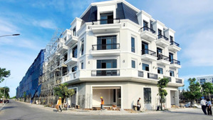 hiếm! bán shophouse mặt biển chỉ 5,8 tỷ tại trung tâm quảng trường biển - khánh hòa
